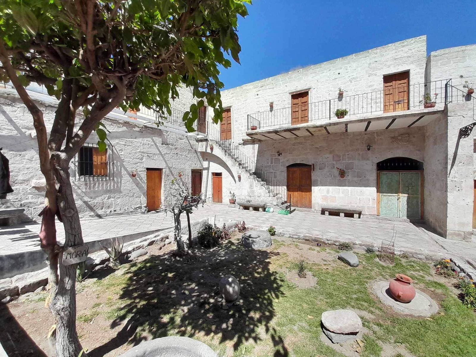 Visitantes pueden acudir en grupos pequeños