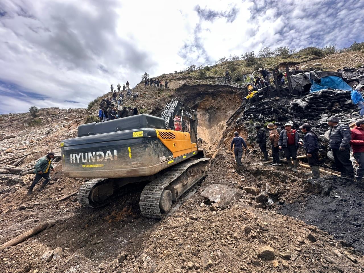 Derrumbe tapó ingreso a mina ubicada en el distrito de Cachicadán, provincia de Santiago de Chuco.