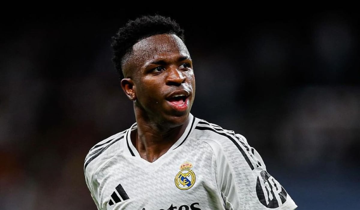 El club blanco confirmó la continuidad del atacante brasileño por cinco temporadas más. Con el nuevo acuerdo, se pone fin a las especulaciones sobre una posible salida del futbolista, quien tenía contrato hasta 2027. (Foto: Getty Images)
