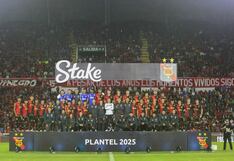 La noche en Arequipa se tiñó de rojo y negro