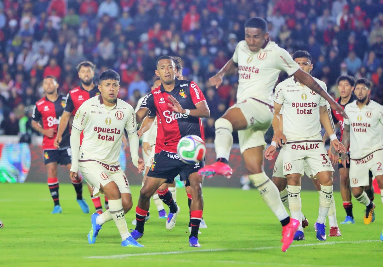 FBC Melgar vence 2-1 a Universitario, por la fecha 11 del torneo Apertura de la Liga 1 2026. (Foto: Omar Cruz/@photo.gec)