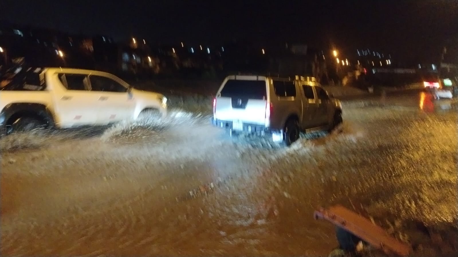Las calles se inundaron y las quebradas se activaron en los diferentes distritos de Arequipa (FOTO: GEC)