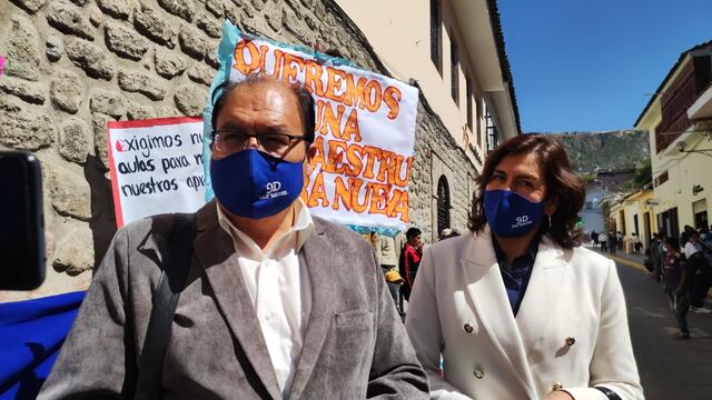 Docentes y padres de familia exigen nuevos locales al Gobierno Regional de Ayacucho