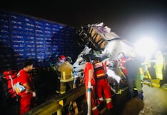 Choque múltiple en la Panamericana Sur deja dos muertos y ocho heridos en Villa El Salvador