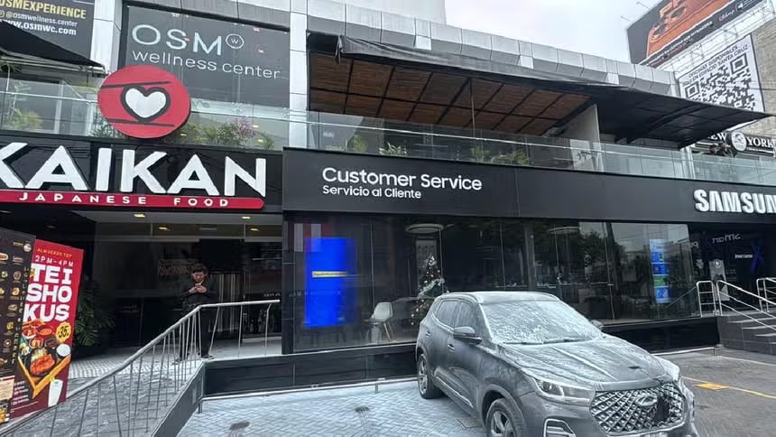 Un grupo de sujetos arrojó un artefacto incendiario frente al restaurante Kaikan, en Miraflores. El hecho no dejó heridos y la Policía mantiene la investigación en reserva. (Foto: RPP)