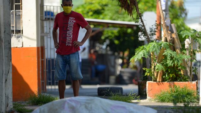 Gobierno ecuatoriano asegura que evacuó todos los cadáveres de las viviendas