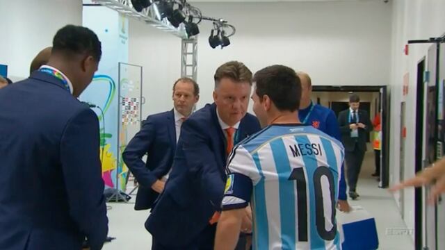 Messi y Van Gaal “bailando” tango: la curiosa portada con caricaturas a poco del Argentina vs. Países Bajos