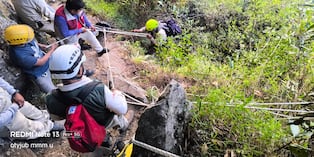Australiano de 53 años habría tropezado y caído hacia pendiente de 500 metros. Unidades de rescate trabajan en peligroso tramo del Camino Inca. (Fotos y video: PNP)