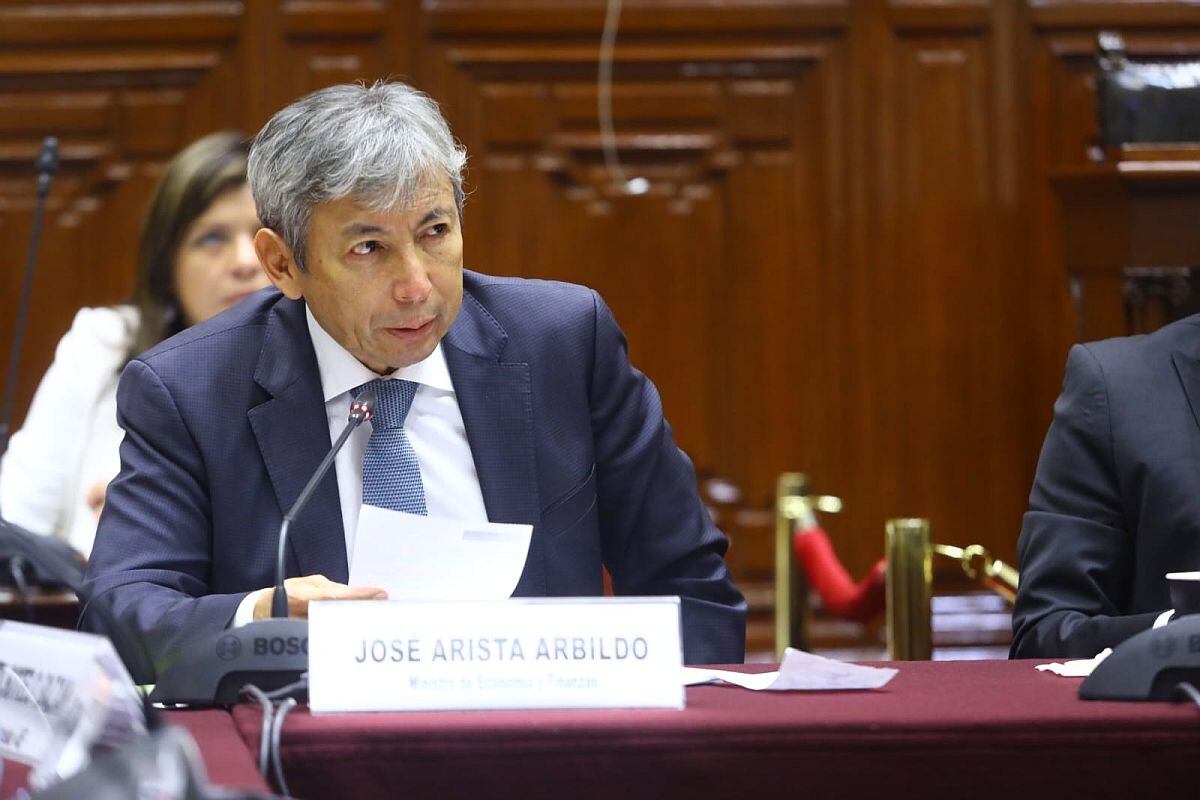 José Arista, ministro de Economía y Finanzas, se presentó en la Comisión de Presupuesto del Congreso. (Foto: Congreso)
