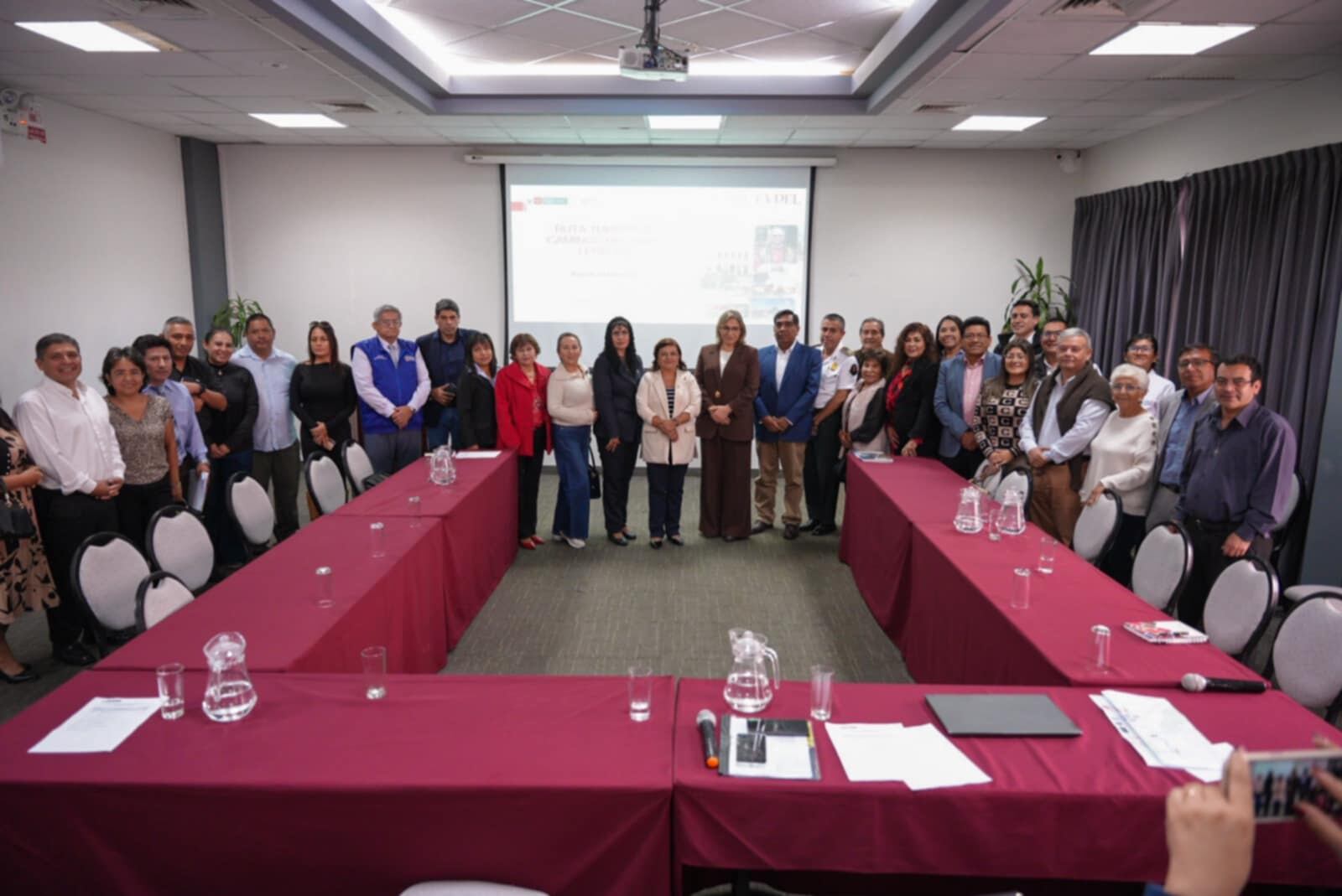 El gobernador César Acuña ha dispuesto realizar las acciones pertinentes a fin de impulsar el turismo-religioso en Trujillo, rescatando la memoria y el legado espiritual del Santo Padre