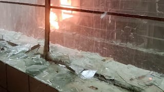 Trujillo: Se incendió almacén de plásticos y madera