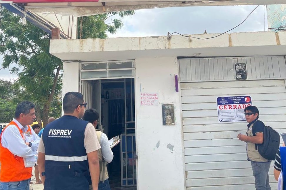 Piura: Clausuran botica por carecer de documentación en Sullana