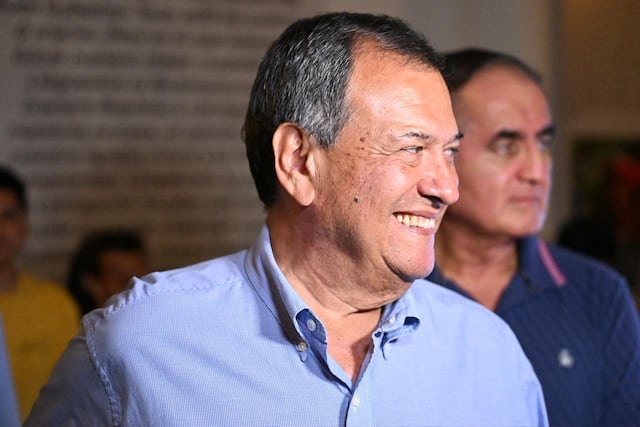 El candidato por partido "Buen Gobierno", Jorge nieto, recibió el flash electoral en su local en el centro de Lima. (Fotos: Paloma del Solar /@photo.gec)