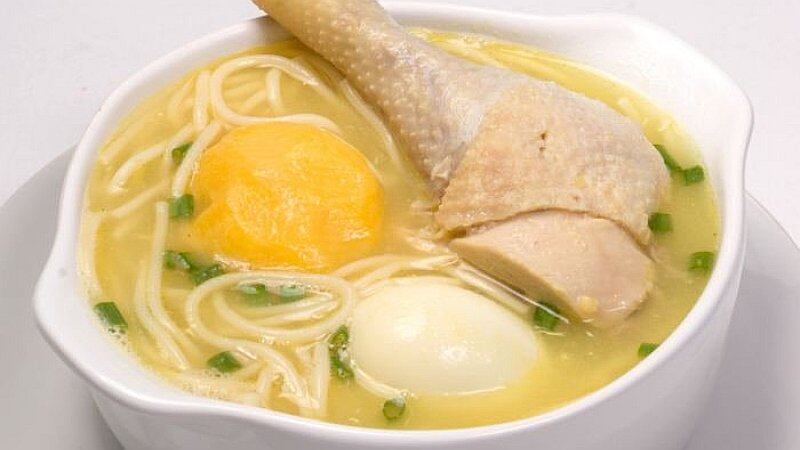 ¿Tomar caldo de gallina ayuda a eliminar la resaca?