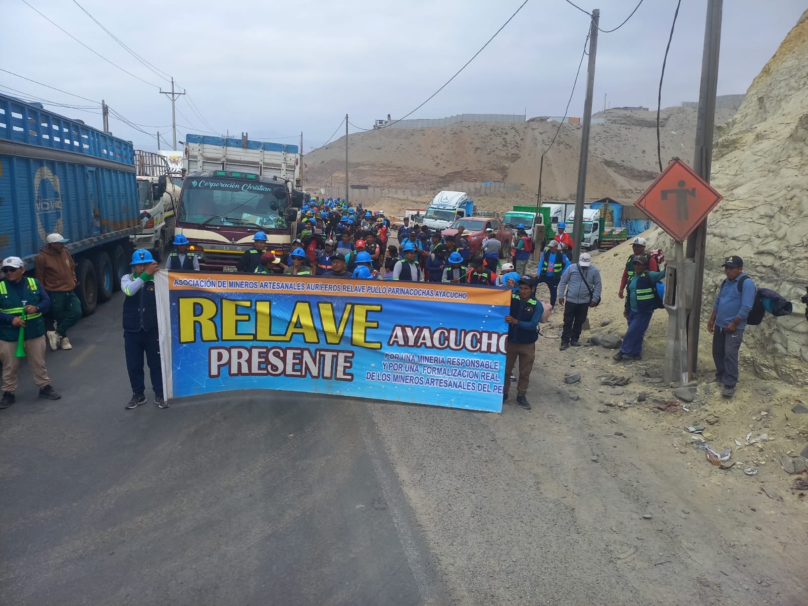 Paro de mineros artesanales en Chala. Foto: Darío Román Casanova.