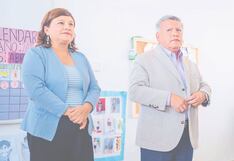 La Libertad: Regresa César Acuña y sus funcionarios se van de viaje