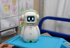 EsSalud implementa robot con inteligencia artificial para acompañar a niños con cáncer en el Rebagliati