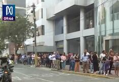 Largas filas se forman en sede del RENIEC de Miraflores a semanas de los comicios