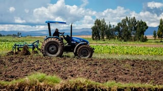 Entregarán 65 tractores a agricultores en La Libertad
