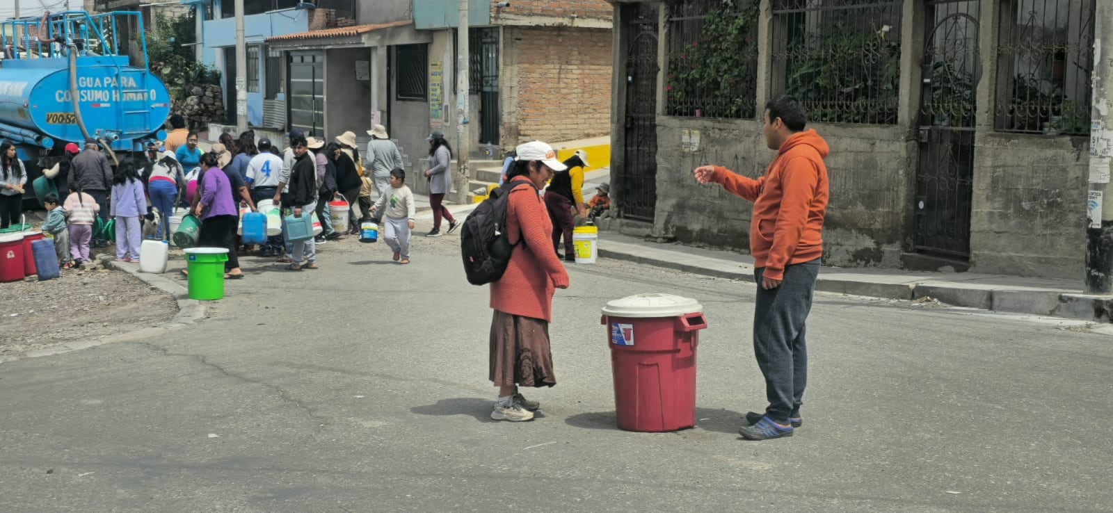 Pobladores de Alto Selva Alegre sin agua hace más de una semana (Foto: Omar Cruz)