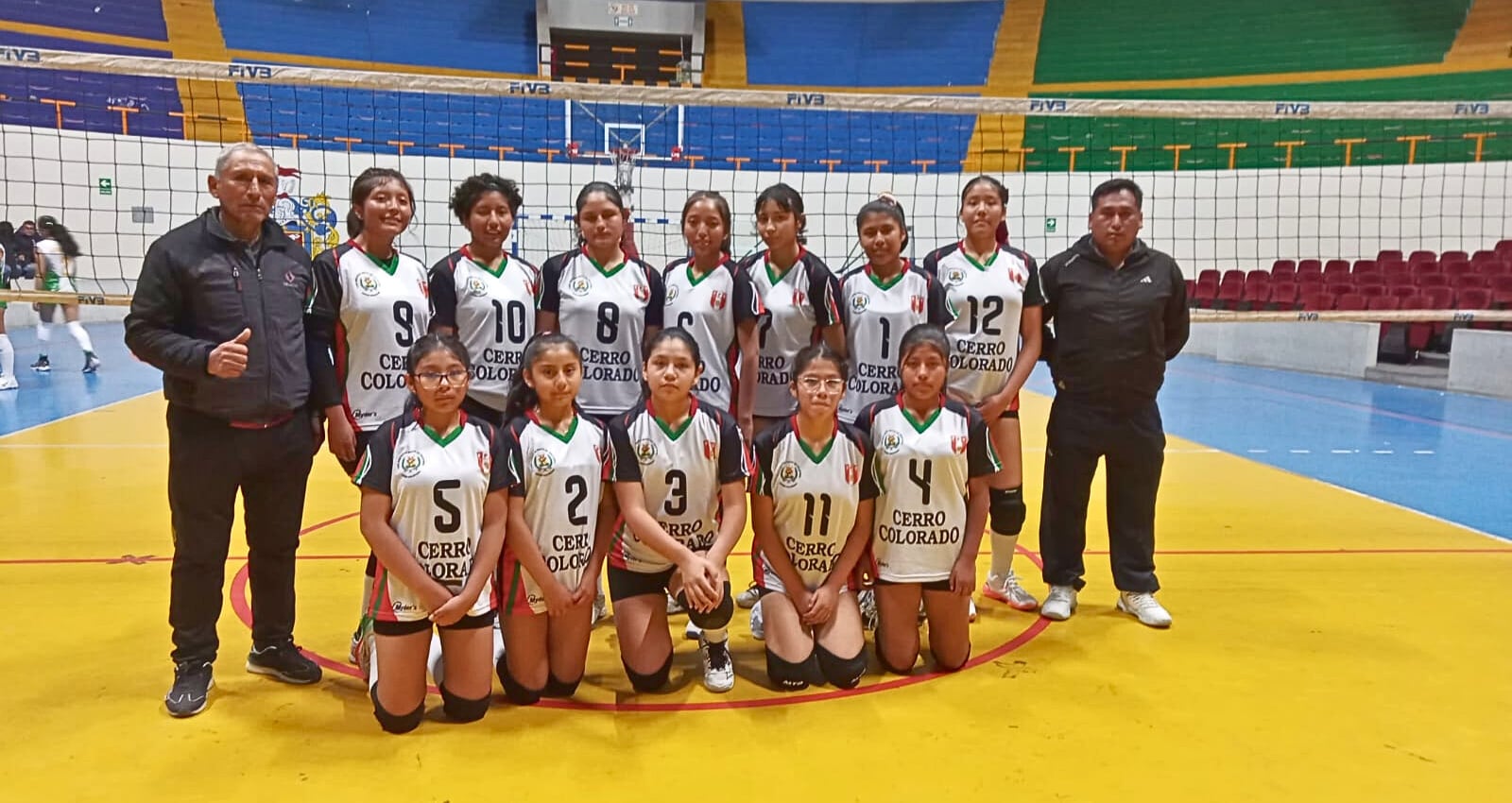 Selección de Cerro Colorado, en torneo de vóley U-13. Foto: Liga Provincial de Voleibol Arequipa.