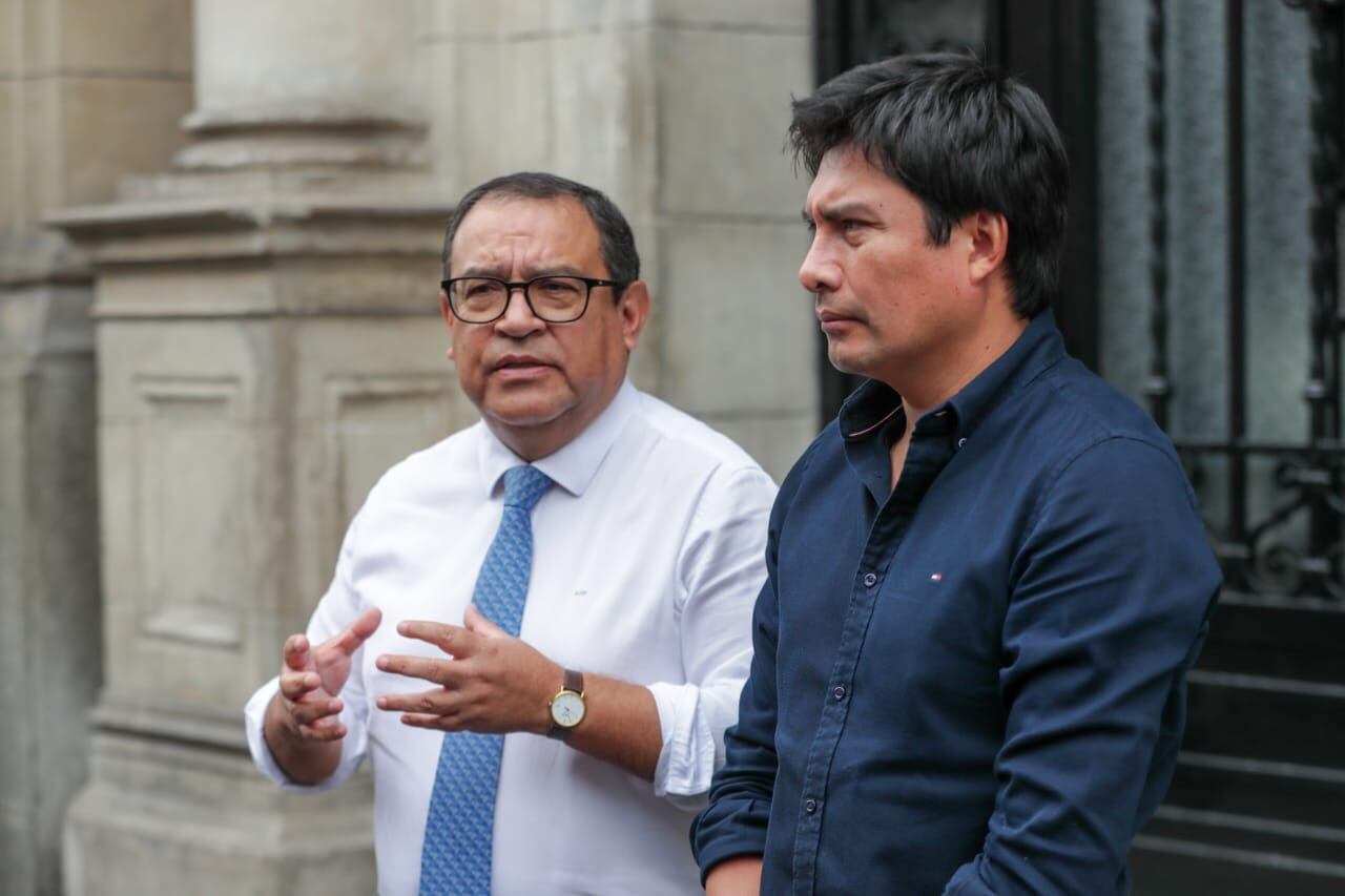El premier Alberto Otárola junto al alcalde de SJL, Jesús Maldonado (Foto: PCM)