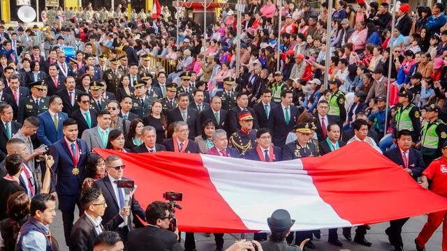 Huánuco rinde homenaje por los 202 años de Independencia del Perú