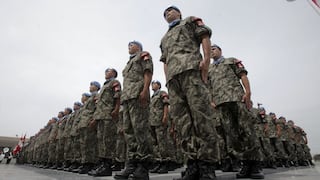 Gobierno desplegará a militares en buses y calles: Esto opinan exministros del Interior