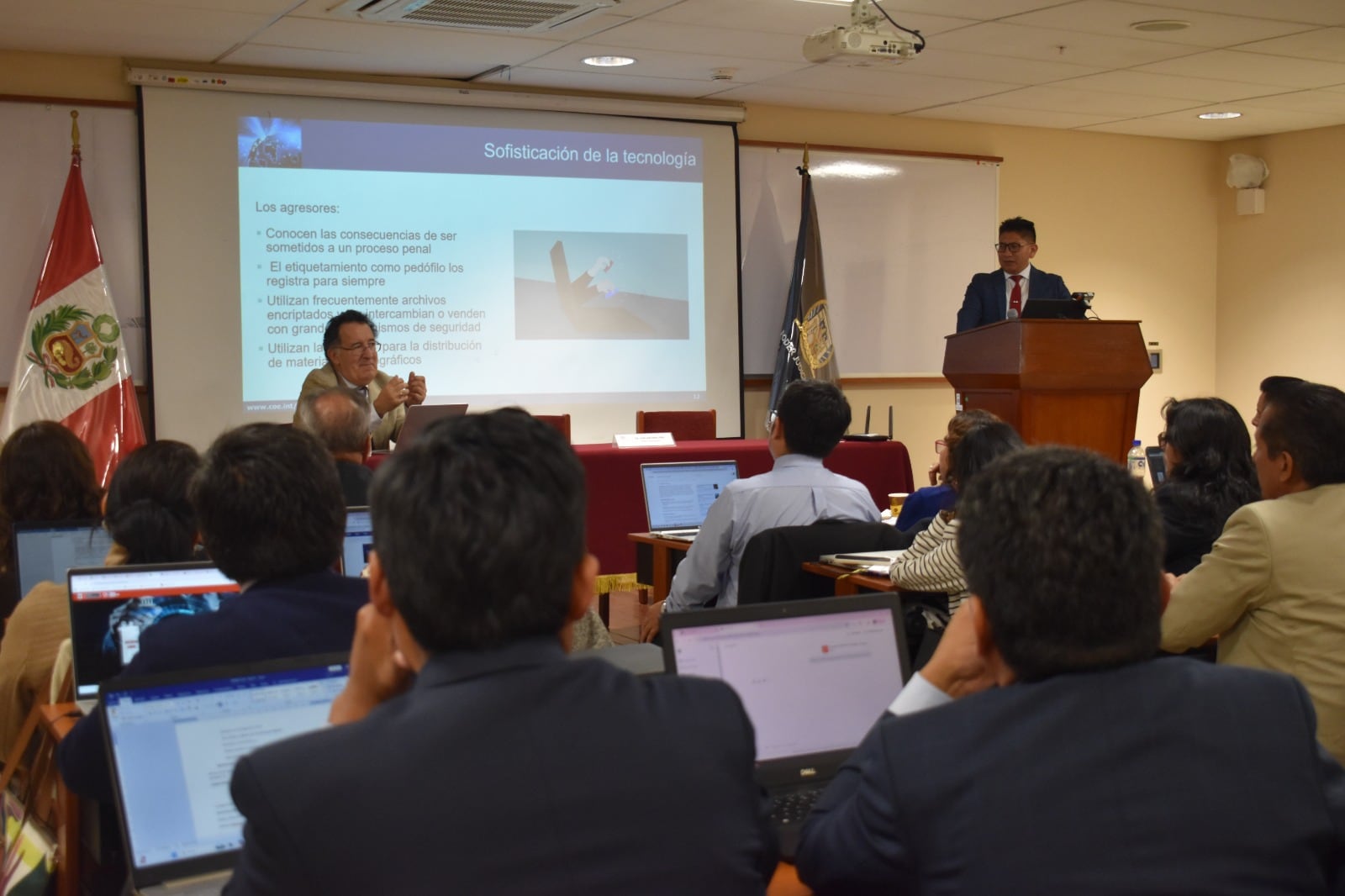 Curso de capacitación sobre “Ciberviolencia de género”, realizado en la Corte Superior de Justicia de Arequipa. Foto: CSJA.