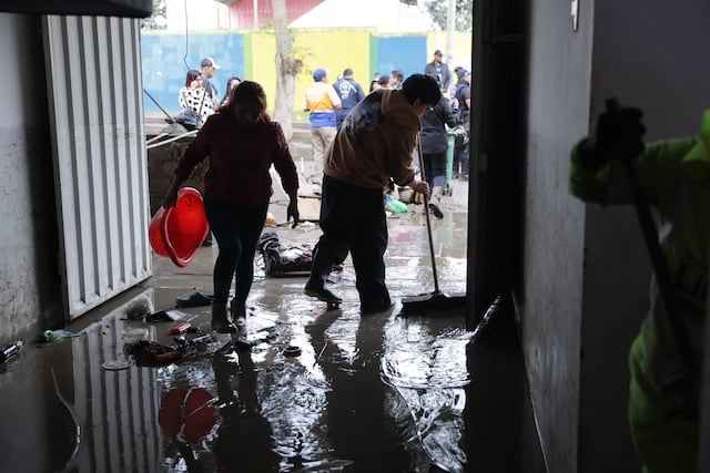 Keiko Fujimori inspecciona zonas afectadas por lluvias en Villa María del Triunfo