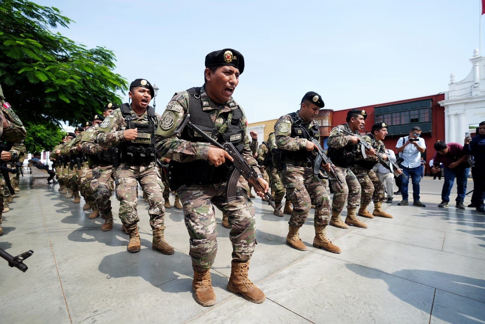 Serán distribuidos de la siguiente forma: A Pataz irán 50 efectivos; a Virú serán destacados 50; y para la provincia de Trujillo serán 100, destacados en los distritos de La Esperanza, El Porvenir y Florencia de Mora.