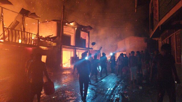 Incendio dejó en cenizas a varias viviendas en San Gabán