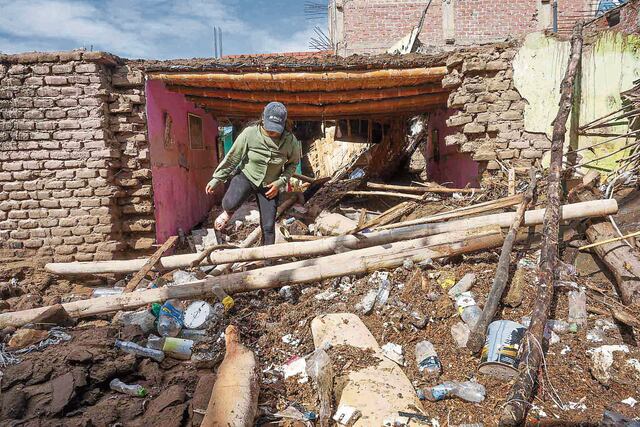 Las precipitaciones provocaron la caída de predios y desolación en la ciudadanía.