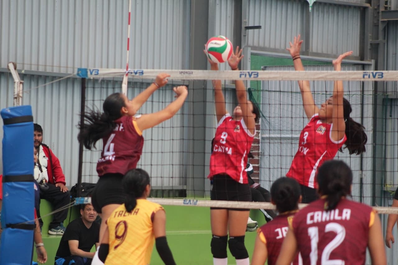 Cayma cae ante Tacna en primer partido del Regional de Vóleibol U-15. (Foto: Álvaro Figueroa/@photo.gec)