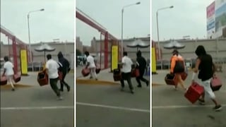 Captan a varios sujetos robarse cajas de cerveza de supermercado en Trujillo