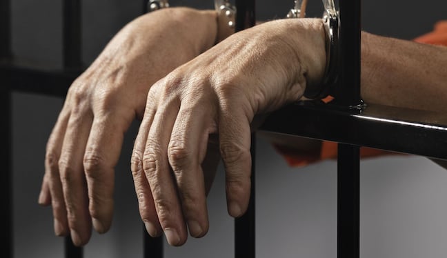 Estar al margen de la ley le duró poco