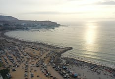 Cientos de personas acudieron a las playas de Chorrillos y Barranco para disfrutar del verano (FOTOS)