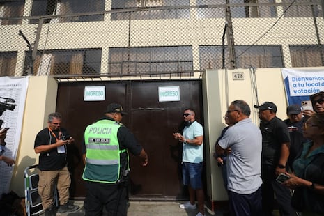 San Borja: Demora en instalación de mesas retrasó votación en local de Keiko Fujimori (FOTOS)