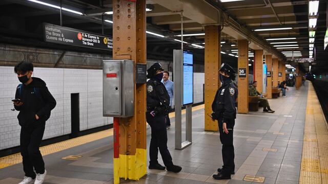 Tiroteo en metro de Nueva York deja un hombre muerto