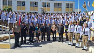 Estudiantes juramentan como Policía Escolar y BAPES en Arequipa