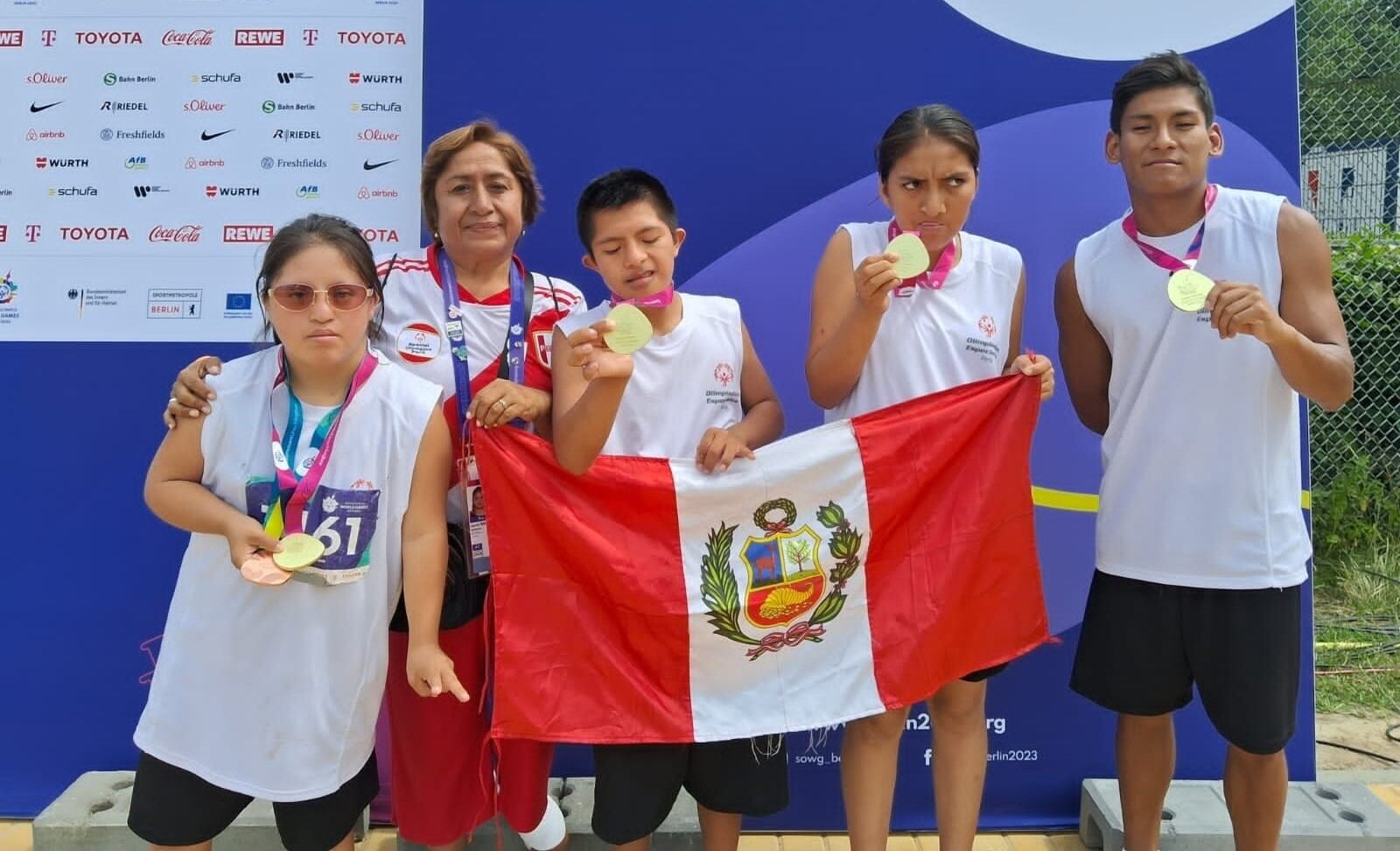 Deportistas de tres CEBE de Chimbote dejaron en alto el nombre del Perú durante competencia internacional realizada en Alemania.