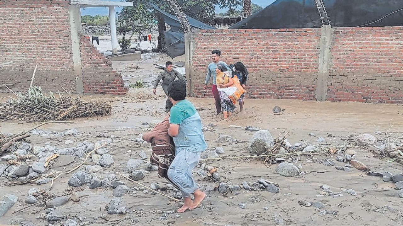 La Libertad tenía S/ 3 millones para medidas de excepción por precipitaciones, pero no había invertido ni un sol, según el MEF. Ahora esa cifra se incrementó.También hay recursos para enfrentar el dengue, pero siguen los contagios y las muertes. Cinco veces se declaró la emergencia por inseguridad, pero no hay plata.