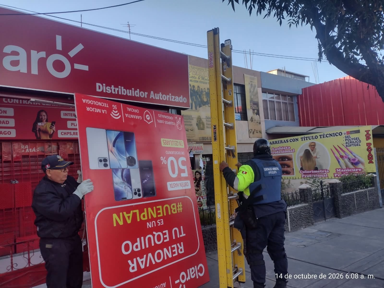 Retiran paneles publicitarios por afectar el Centro Histórico de Arequipa