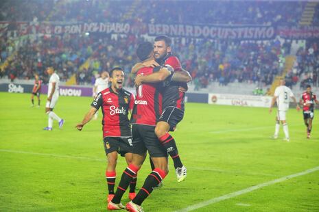 Liga 1: Con goles de Cuesta, FBC Melgar goleó 4-0 a CD Moquegua (GALERÍA)