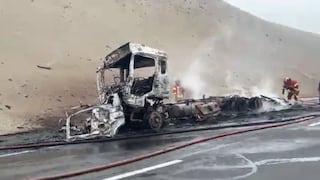 Conductor muere calcinado tras violento choque de camiones en la Panamericana Sur