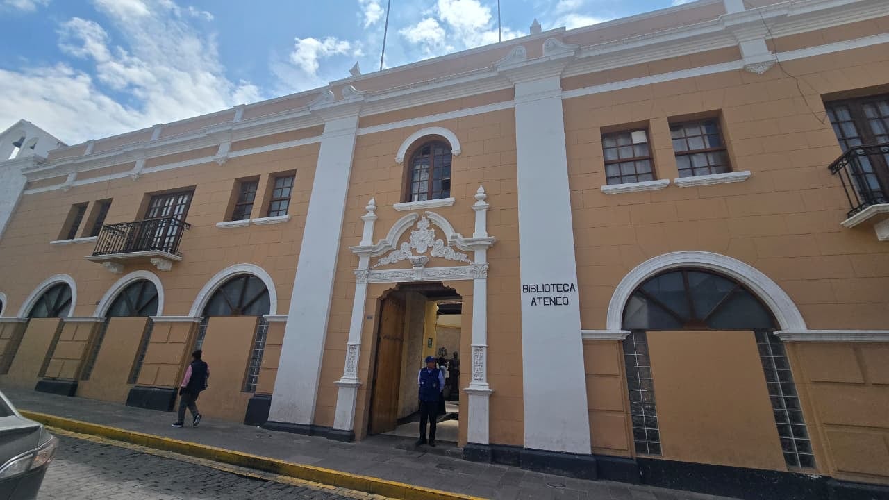 Biblioteca Municipal en la calle Álvarez Thomas, en Cercado de Arequipa. (Foto: Yunsu Pariapaza/@photo.gec)