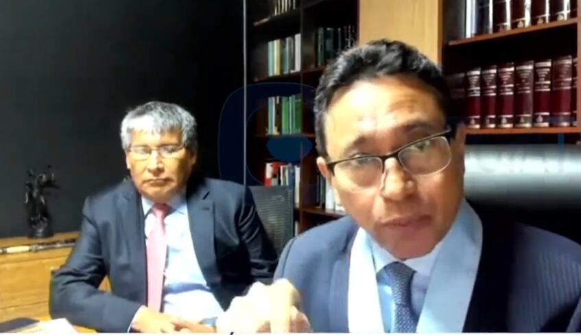 Wilfredo Oscorima junto a su abogado Humberto Abanto. (Foto: Justicia TV)