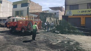 Arequipa: 15 años de prisión a dos hombres por extorsionar e incendiar una llantería
