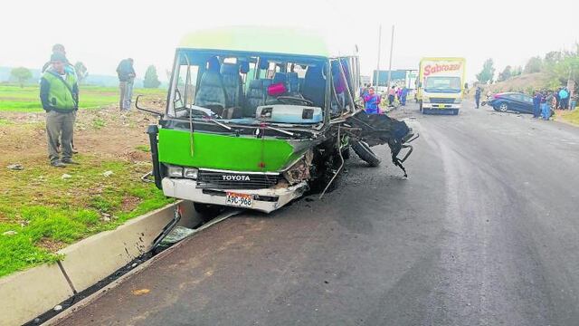 Primo de gobernador regional  muere en choque entre couster y auto 