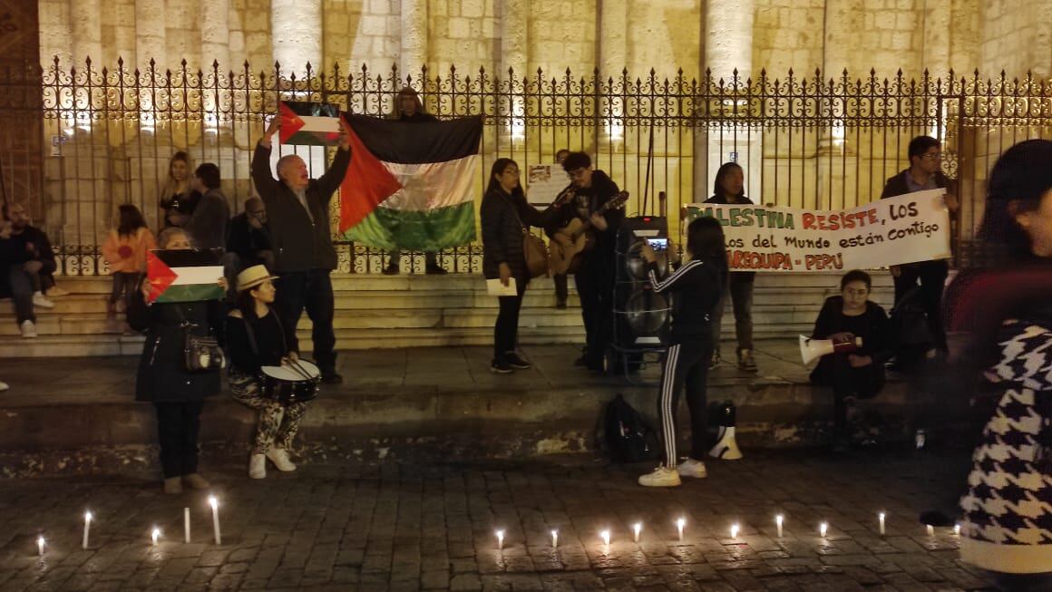 Ciudadanos descendientes de palestinos piden el alto a los ataques. (Foto: Nelly Hancco)